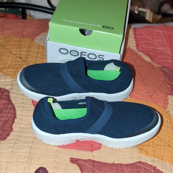 Oofos Navy Blue Women's Low Mesh Sneakers/Slip Ons Size 8 - Picture 4 of 7